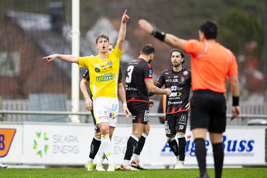 Falkenbergs Noel Hansson reagerar
