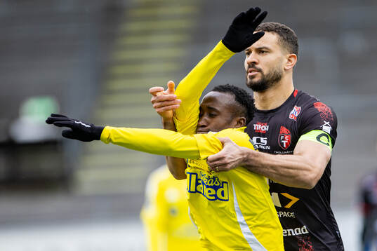 Falkenbergs Wanbe Godwin Aguda och Trollhättans Fábio De