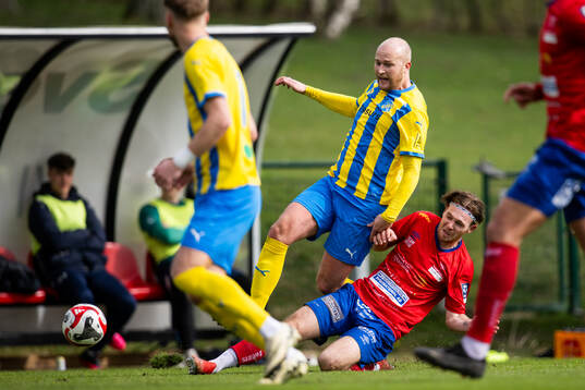 Eskilsminnes Christian Ljungberg och Tvååkers IFs Tim van