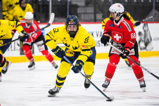 Hanna Thuvik of Sweden and Leoni Balzer of Switzerland