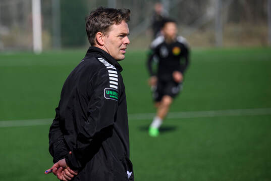 tränare Fredrik Holmberg