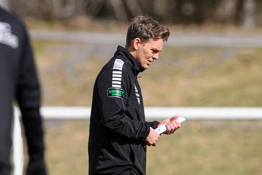 tränare Fredrik Holmberg