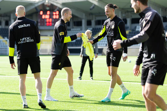 Häckens Simon Gustafson och Amor Layouni