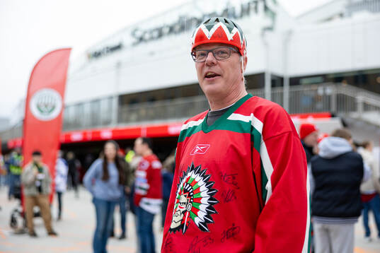 En Frölunda supporter innan kvartsfinal fem i SHL mellan