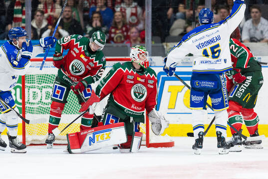 Frölundas målvakt Lars Johansson deppar