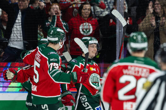 Frölundas Jere Innala jublar