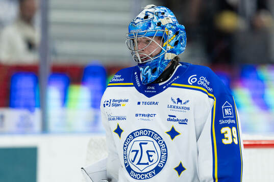 Leksands målvakt Filip Larsson deppar