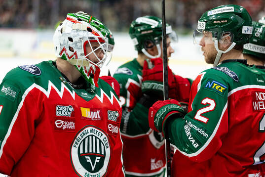 Frölundas målvakt Lars Johansson och Christian Folin