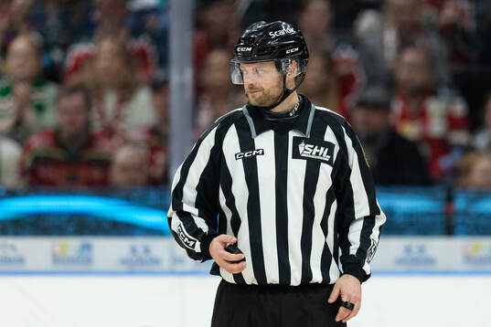Linjedomare Mathias Naperotti