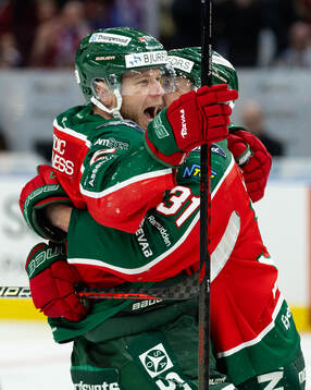 Frölundas Christian Folin jublar