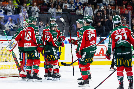 Frölundas spelare jublar