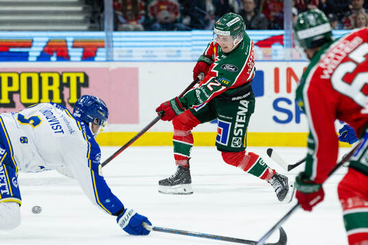 Frölundas Jere Innala skjuter 3-1