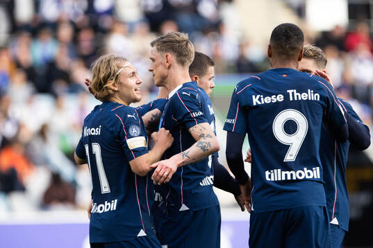 Malmö FFs Sebastian Nanasi jublar med Søren Rieks