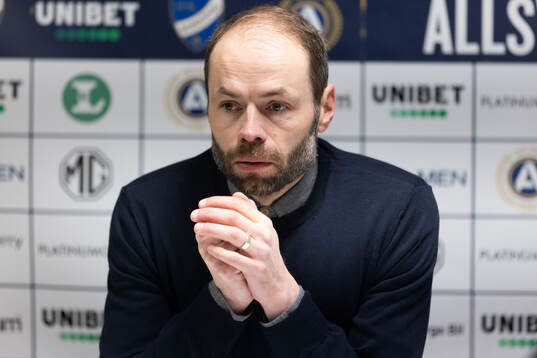 IFK Norrköpings tränare Andreas Alm deppar