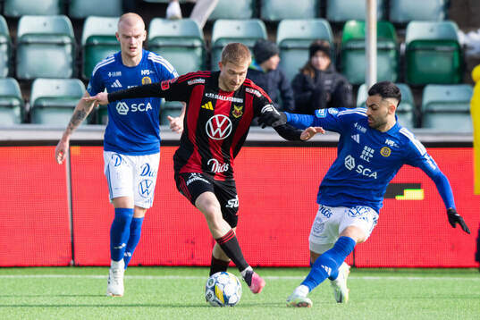 GIF Sundsvalls Lucas Forsberg och Marc Manchon mot