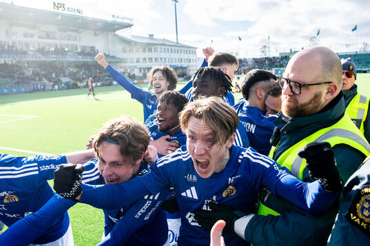 GIF Sundsvalls Marcus Burman och Jesper Carström jublar