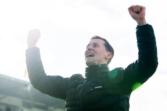 GIF Sundsvalls tränare Douglas Jakobsen jublar