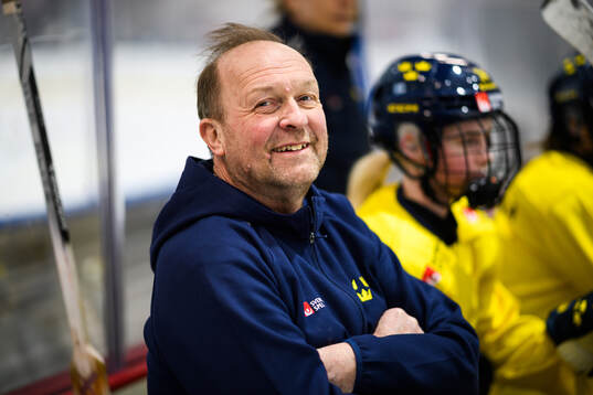 Equipment manager Benny Andersson of Sweden at a practice
