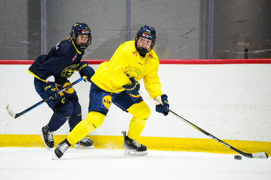 Linnéa Andersson and Lina Ljungblom of Sweden at a