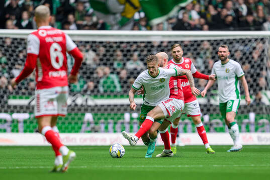 Hammarbys Fredrik Hammar och Kalmars Robert Gojani