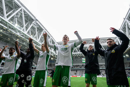 Hammarbys spelare jublar