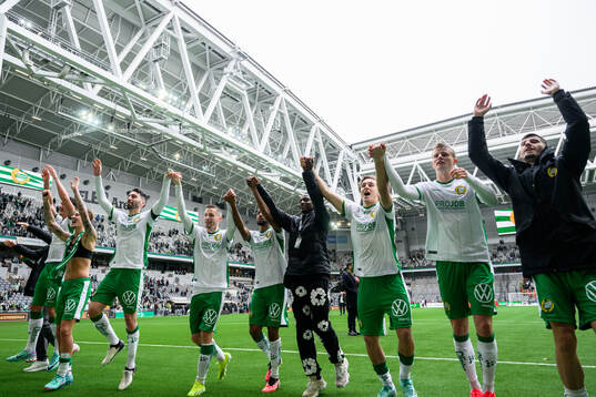 Hammarbys spelare jublar
