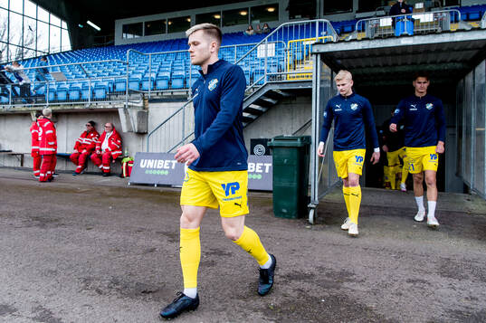 IK Oddevolds spelare kliver in på Vångavallen