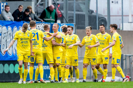 IK Oddevolds spelare jublar