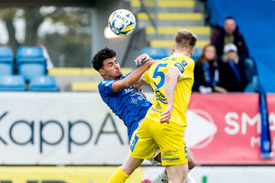 Trelleborgs Othmane Salama och IK Oddevolds Anton Snibb