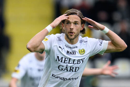 Mjällbys Tom Pettersson reagerar