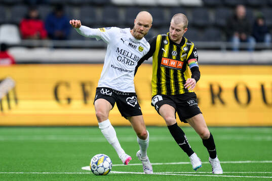 Mjällbys Viktor Gustafson och Häckens Simon Gustafson