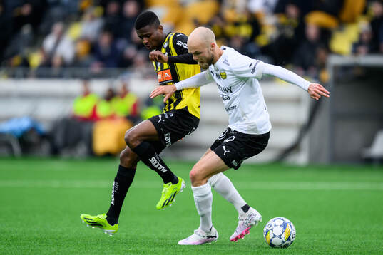 Häckens Akoua Romeo Amane och Mjällbys Viktor Gustafson
