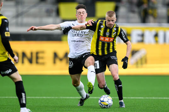 Mjällbys Elliot Stroud och Häckens Axel Lindahl
