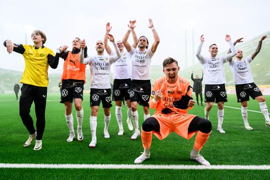 Mjällbys målvakt Noel Törnqvist jublar