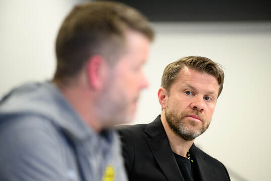 Häckens tränare Pål Arne Johansen på presskonferensen