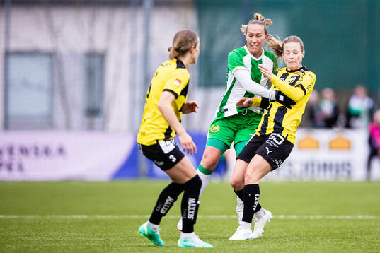 Hammarbys Julia Roddar och Häckens Anna Anvegård