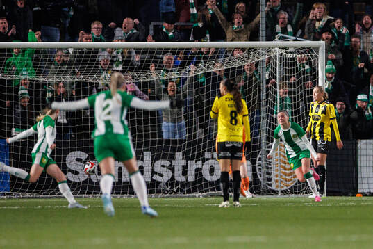 Hammarbys Smilla Vallotto jublar