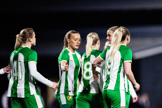 Hammarbys Julie Blakstad, Alice Carlsson och Anna Jøsendal