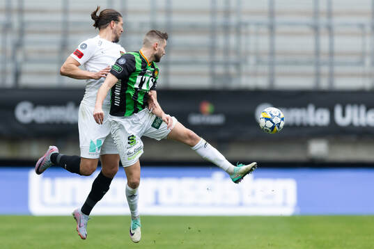Brommapojkarnas Nikola Vasic och GAIS  Axel Norén