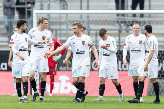Brommapojkarnas spelare jublar