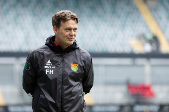 GAIS tränare Fredrik Holmberg innan fotbollsmatchen i