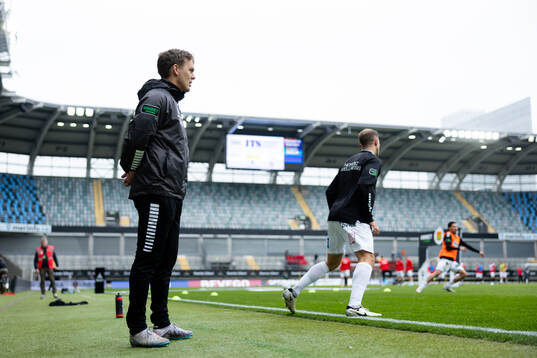 GAIS tränare Fredrik Holmberg innan fotbollsmatchen i