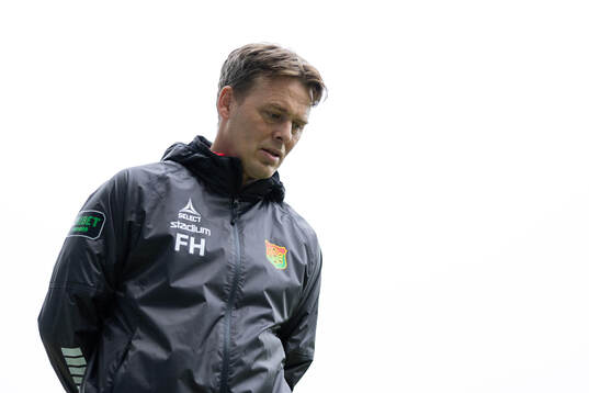 GAIS tränare Fredrik Holmberg innan fotbollsmatchen i
