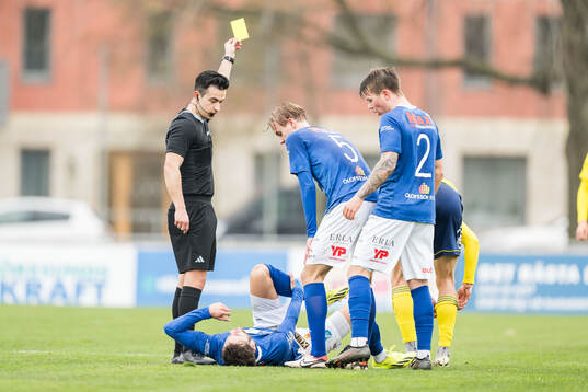 Domare Dino Demo och Ängelholms Philip Comnell