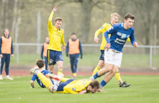 Ängelholms Karl Gunnarsson reagerar