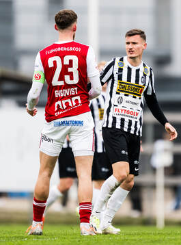 Sandvikens IFs Emil Engqvist och Landskronas Robin Dzabic