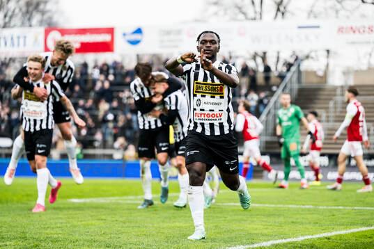 Landskronas Kofi Asare jublar