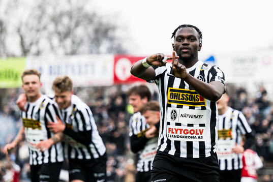 Landskronas Kofi Asare jublar
