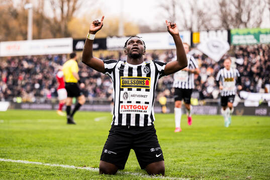 Landskronas Kofi Asare jublar