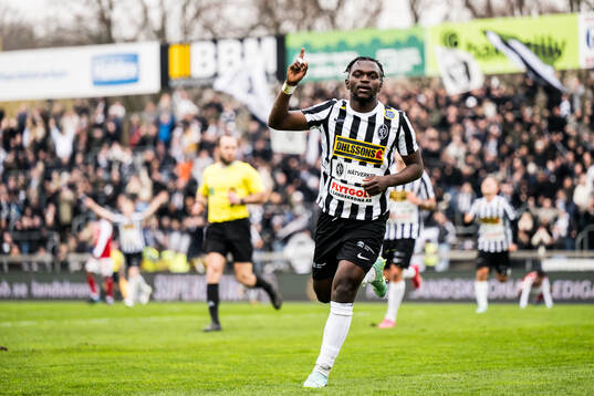 Landskronas Kofi Asare jublar